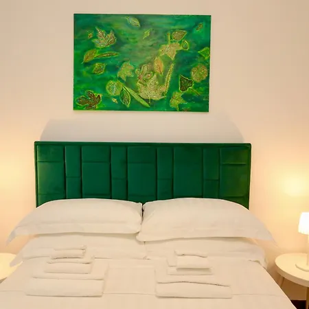 Prestige Crescenzio Apartment